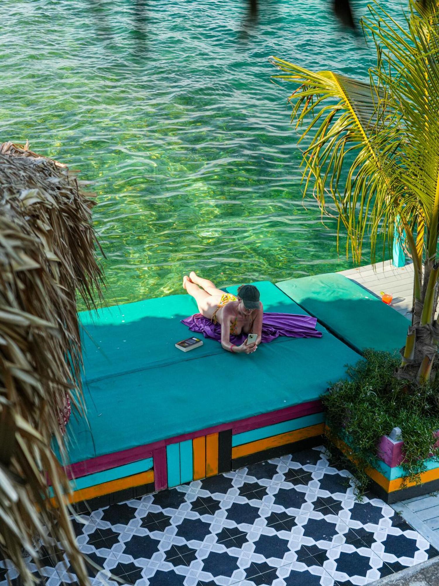 Hotel Casa En El Agua à Tintipan Island Extérieur photo
