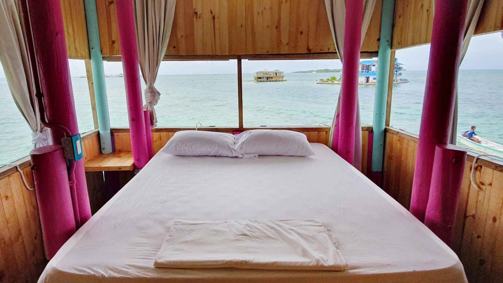 Hotel Casa En El Agua à Tintipan Island Extérieur photo