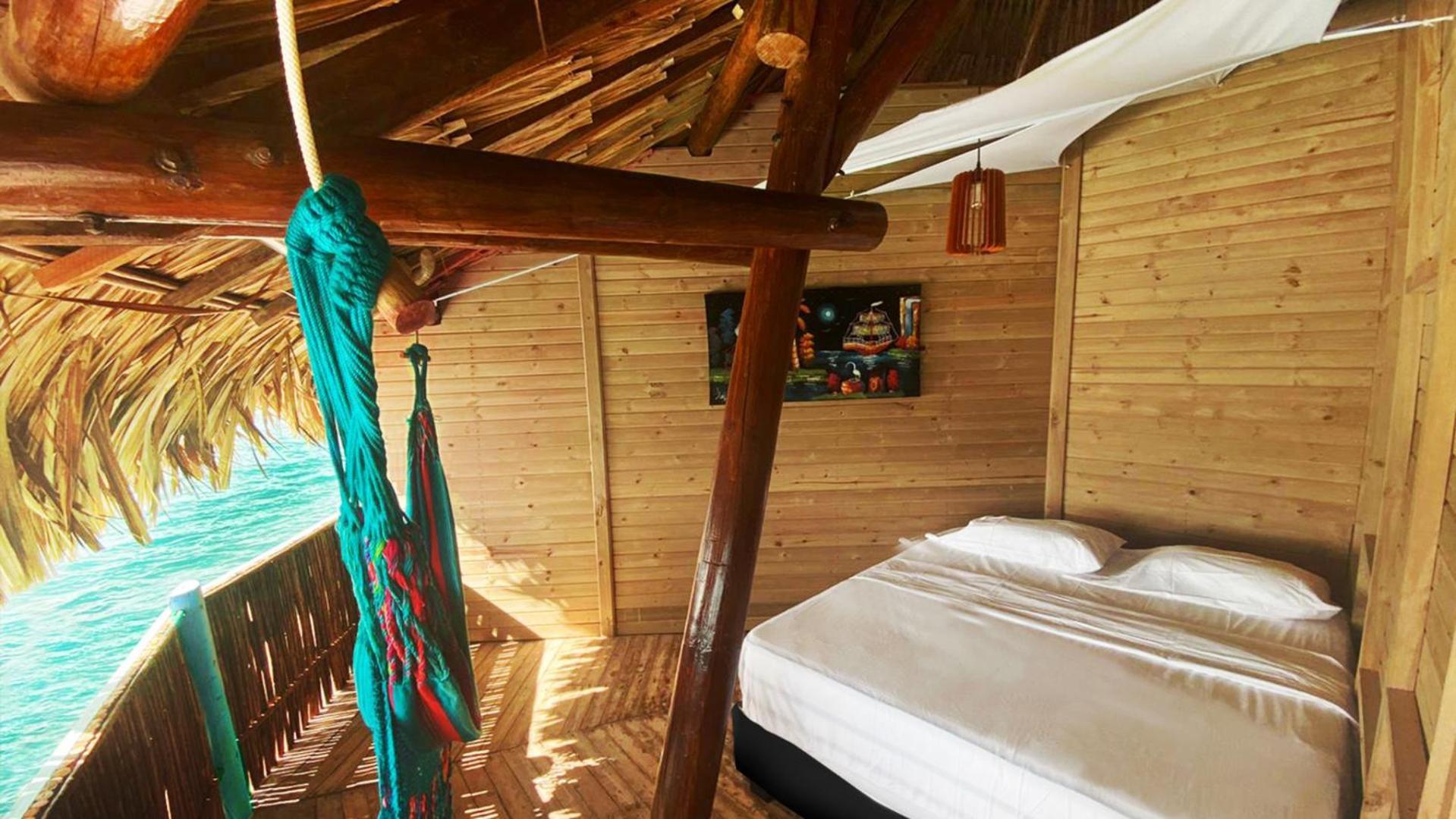 Hotel Casa En El Agua à Tintipan Island Extérieur photo